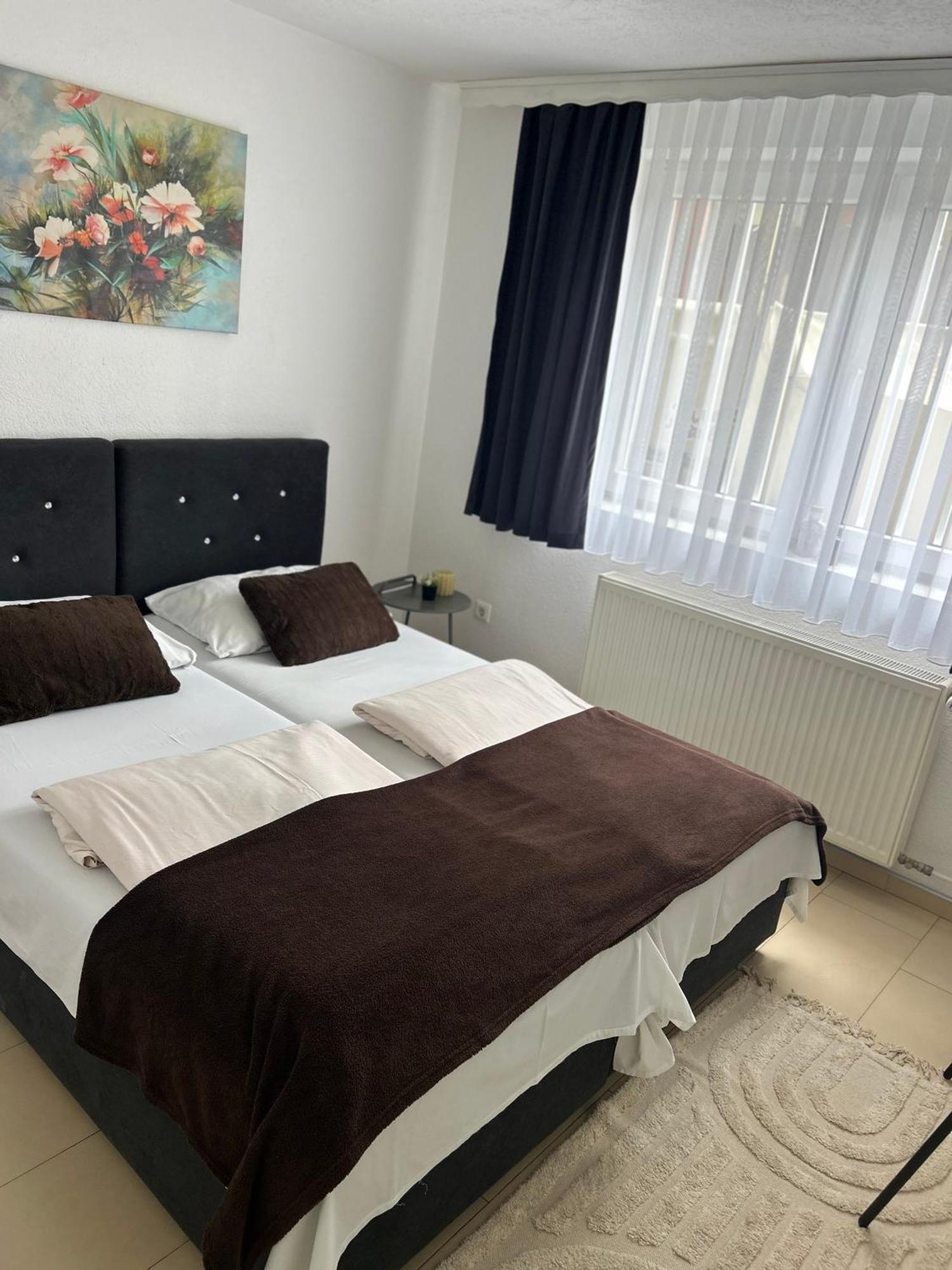 Apartmani Star ทูซลา ภายนอก รูปภาพ